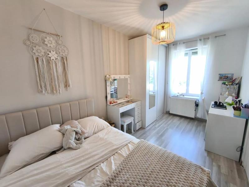 Maison en pierre - 184 m² - 9 pièces