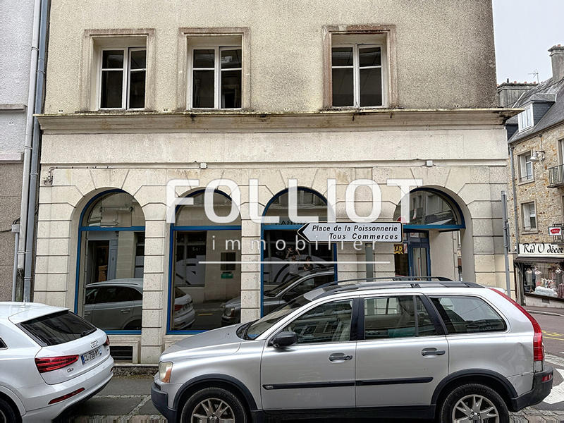 Local commercial - 120 m² - 6 pièces