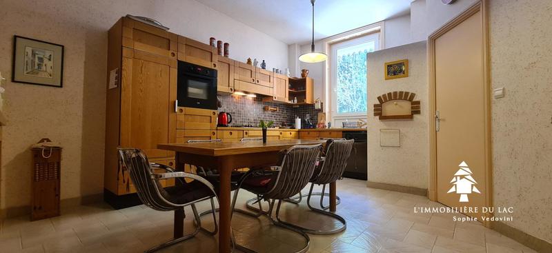 Maison - 299 m² - 14 pièces