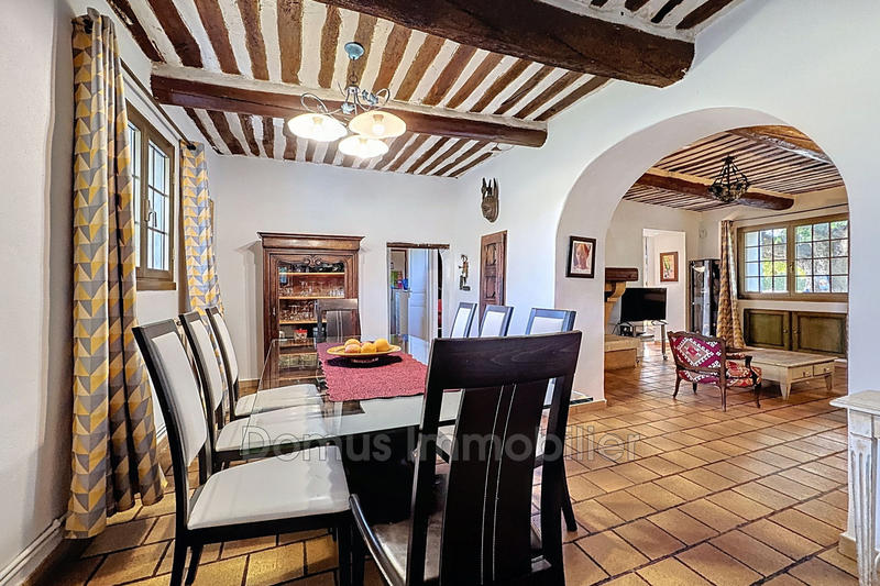 Maison - 197 m² - 8 pièces