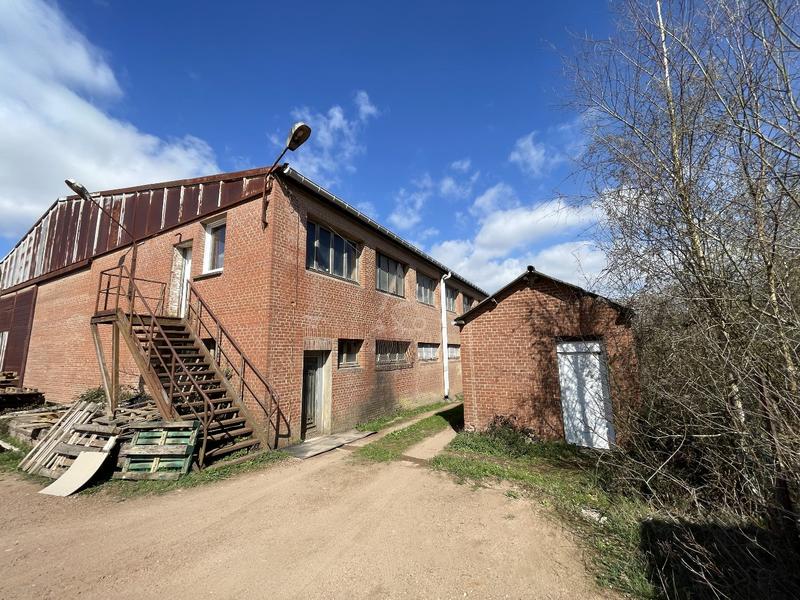 Entrepôt - 770 m² - 5 pièces