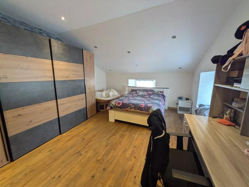 Appartement - 210 m² - 6 pièces