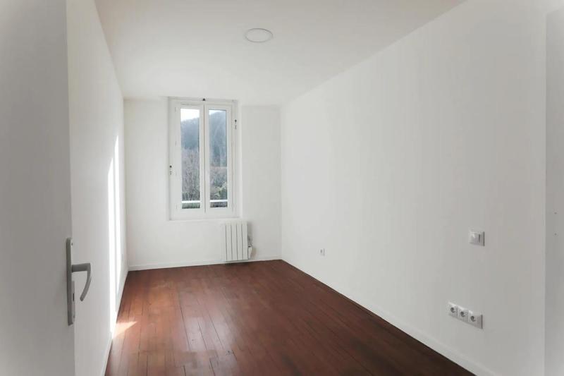 Appartement - 600 m² - 25 pièces