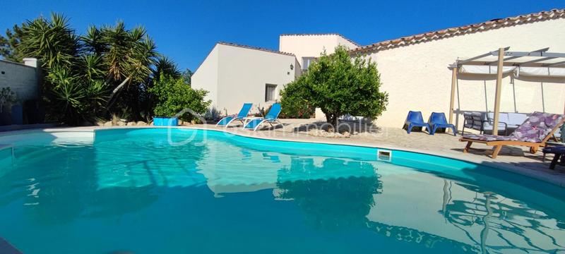 Demeure - 242 m² - 8 pièces