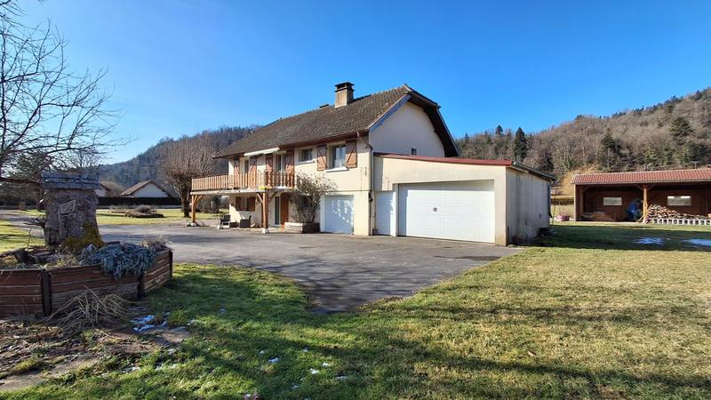 Maison - 185 m² - 9 pièces