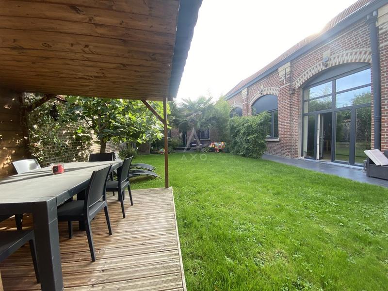 Maison - 371 m² - 8 pièces
