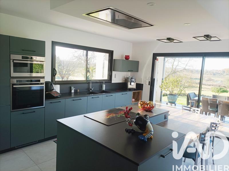 Maison de maîtres - 230 m² - 7 pièces