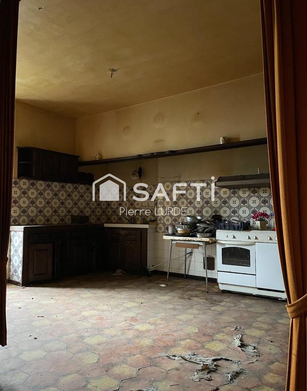 Maison de village - 284 m² - 7 pièces