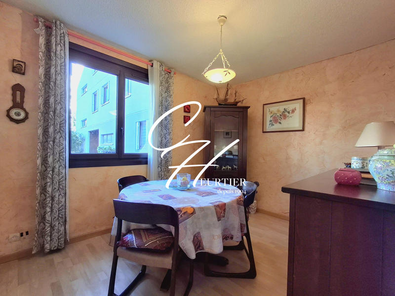 Appartement - 96 m² - 5 pièces