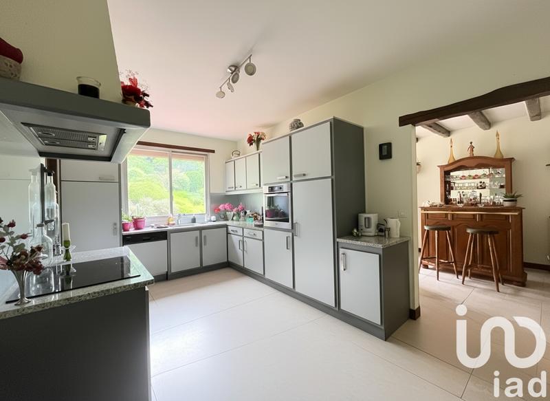 Maison - 275 m² - 6 pièces