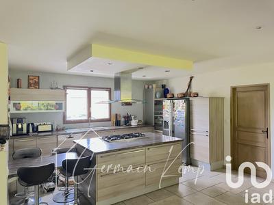 Maison - 260 m² - 8 pièces