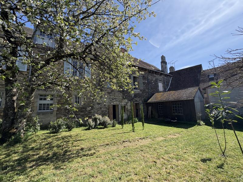 Maison de village - 218 m² - 7 pièces