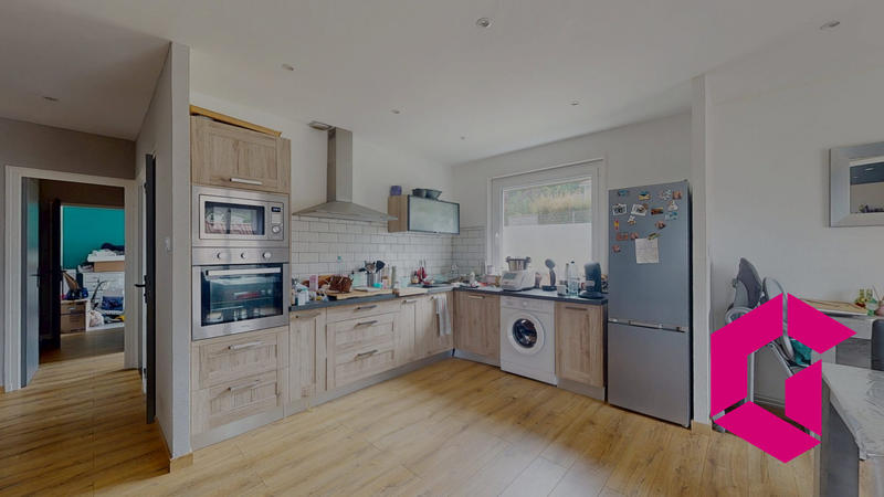 Maison - 95 m² - 4 pièces