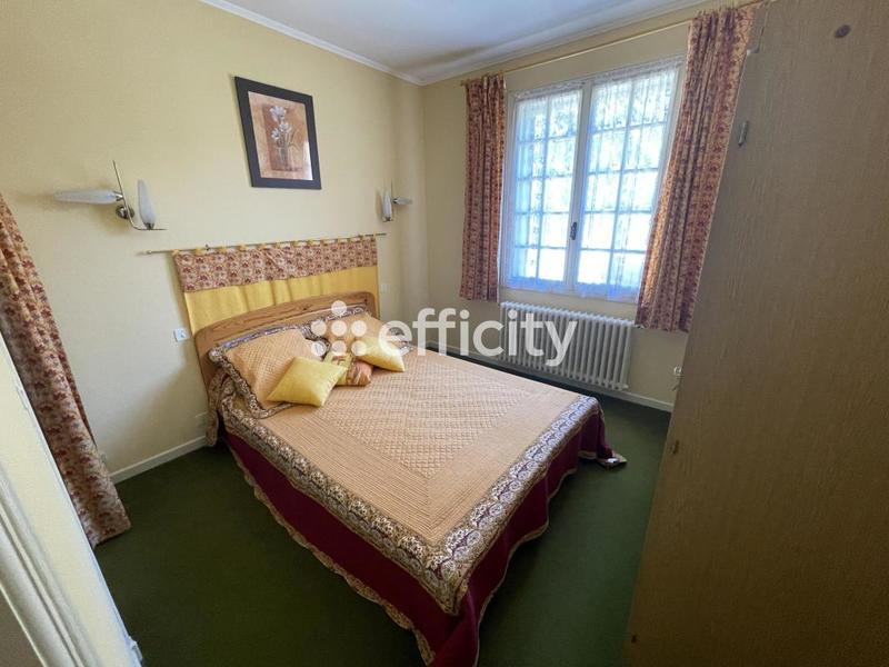 Maison - 258 m² - 9 pièces