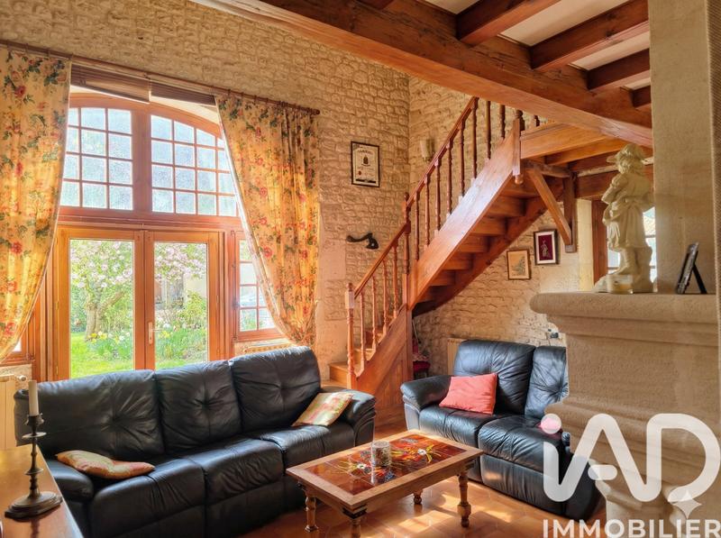 Maison - 200 m² - 7 pièces