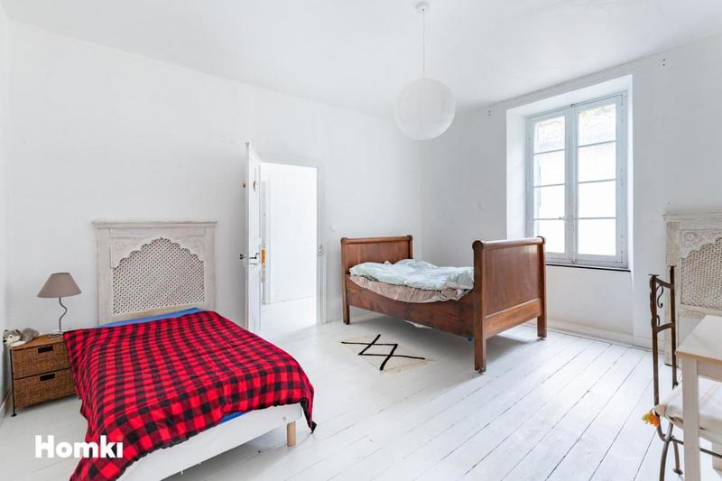 Maison - 203 m² - 7 pièces