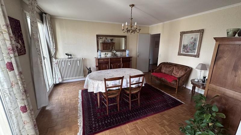 Appartement - 93 m² - 4 pièces