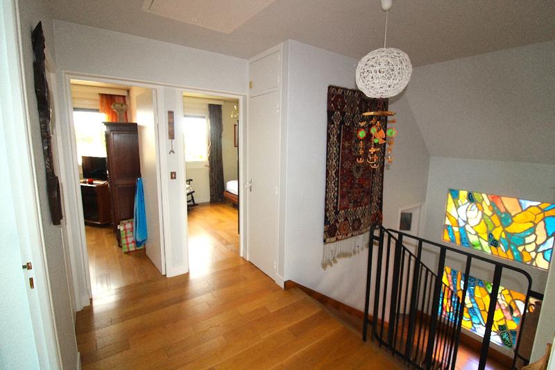 Maison - 201 m² - 10 pièces