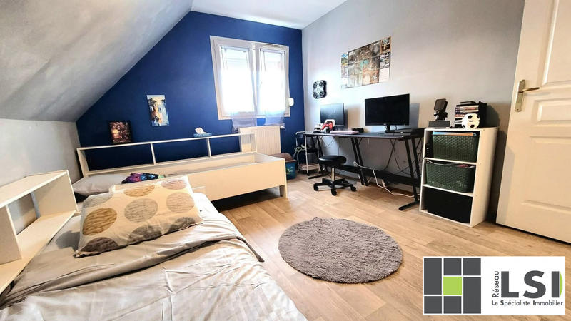 Maison - 122 m² - 9 pièces