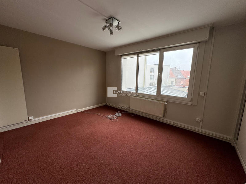 Local commercial - 748 m²