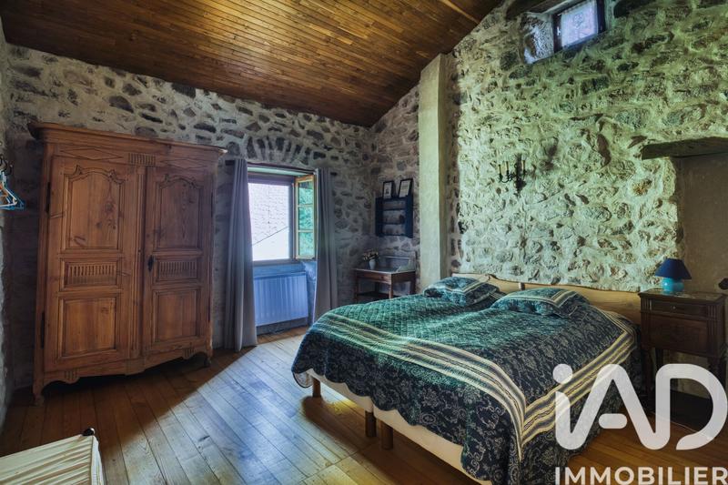 Maison - 215 m² - 6 pièces