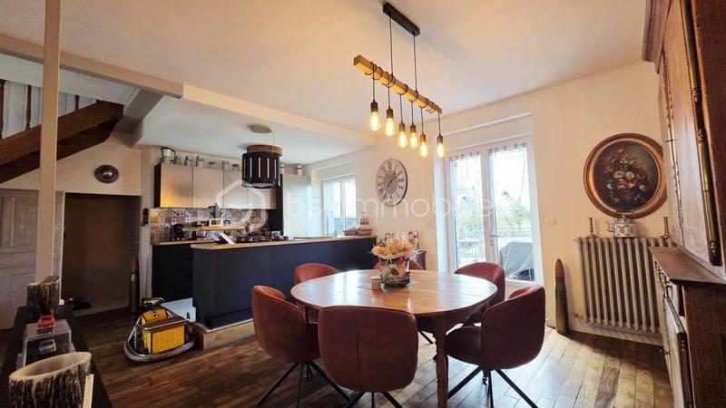 Propriété - 303 m² - 12 pièces