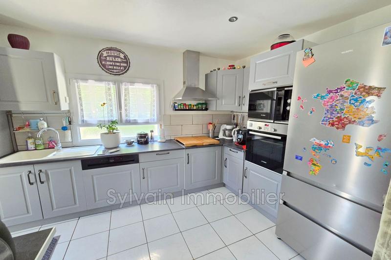 Maison - 88 m² - 6 pièces