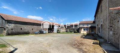 Maison - 200 m² - 10 pièces