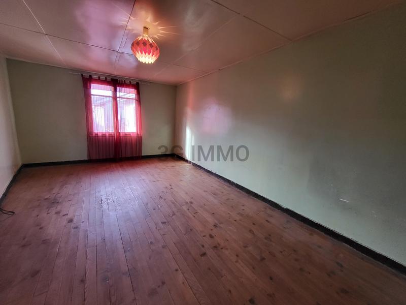 Maison - 245 m² - 10 pièces