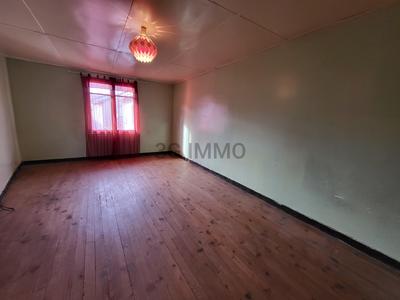 Maison - 245 m² - 10 pièces