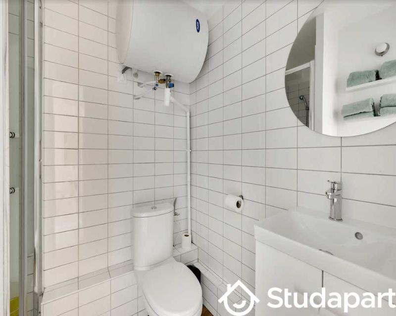 Chambre - 120 m² - 1 pièce