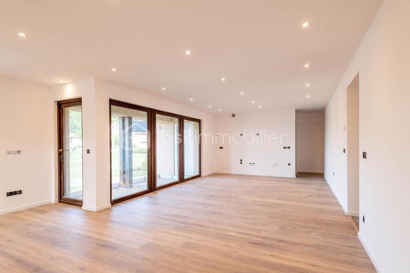 Appartement - 92 m² - 4 pièces