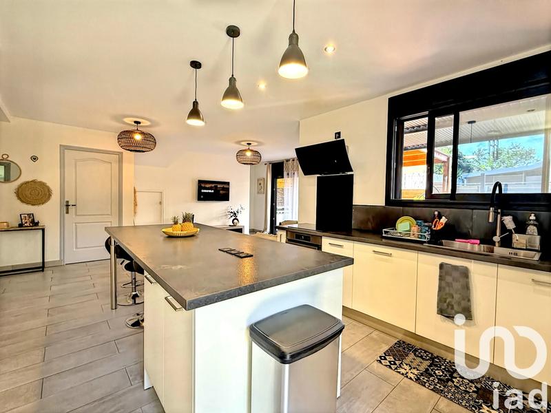 Maison - 98 m² - 5 pièces