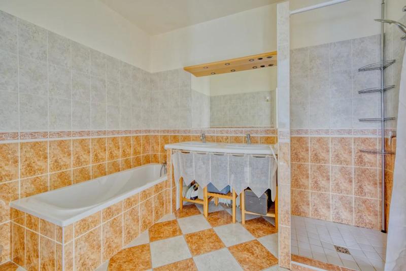 Maison - 111 m² - 6 pièces