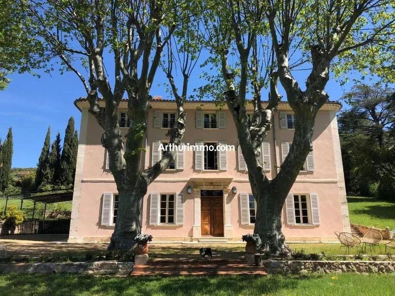 Maison - 433 m² - 15 pièces