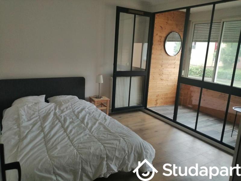 Chambre - 10 m² - 1 pièce