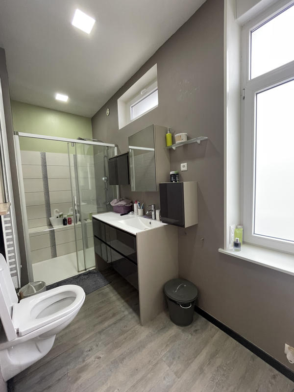 Maison - 242 m² - 12 pièces