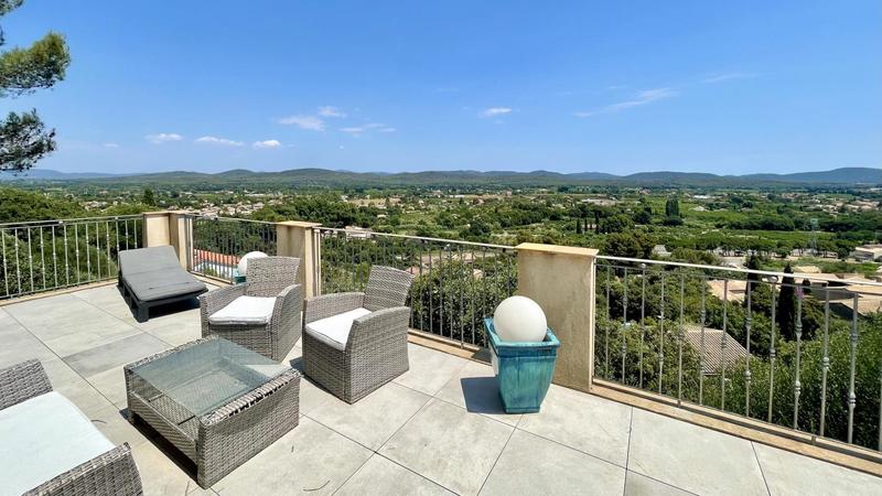 Maison - 232 m² - 6 pièces