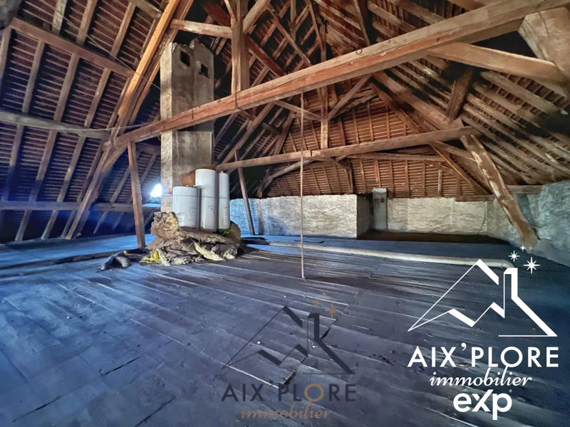 Appartement - 210 m² - 1 pièce