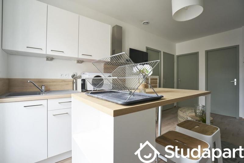 Chambre - 11 m² - 1 pièce