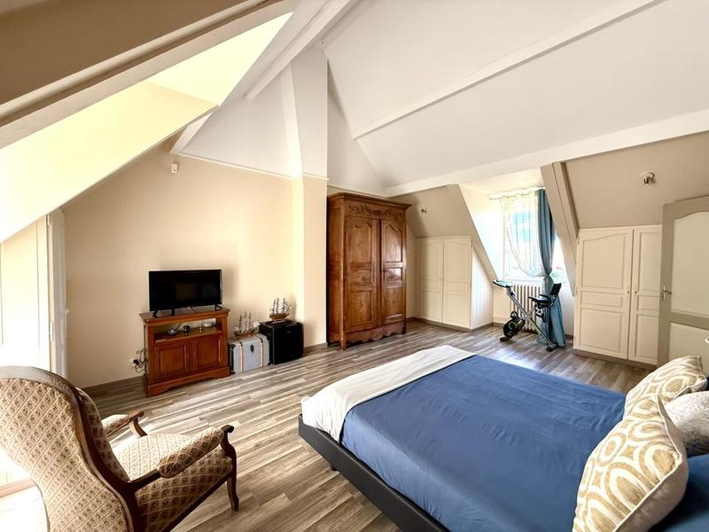 Maison - 184 m² - 7 pièces