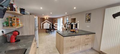 Maison - 242 m² - 10 pièces