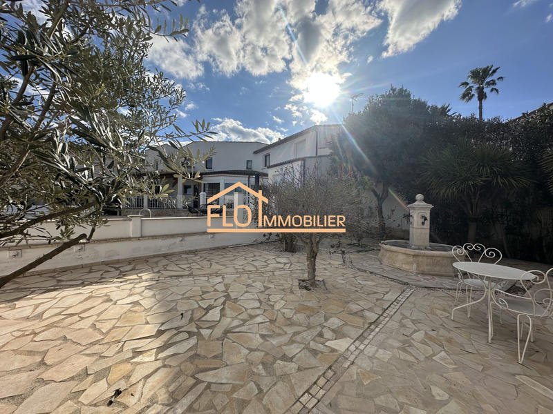 Maison - 230 m² - 7 pièces