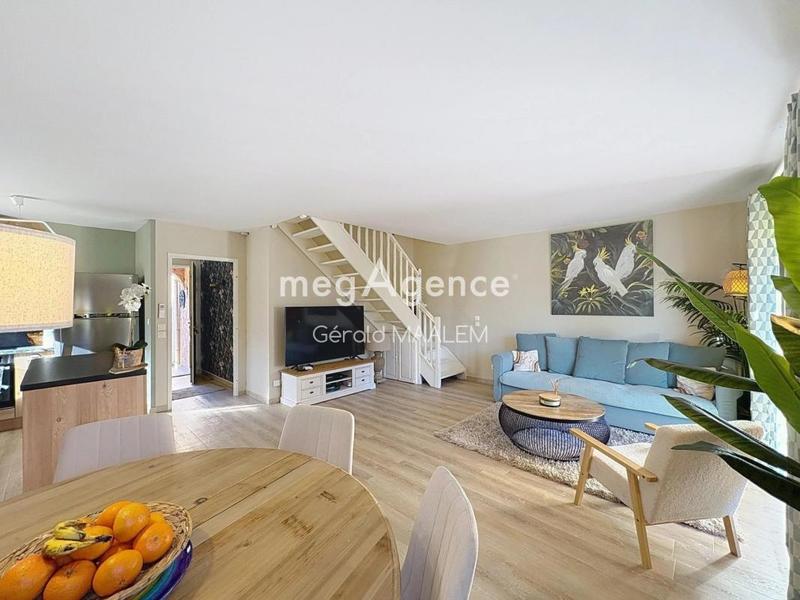 Maison - 90 m² - 5 pièces