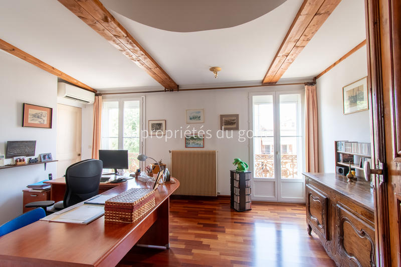 Maison - 244 m² - 6 pièces