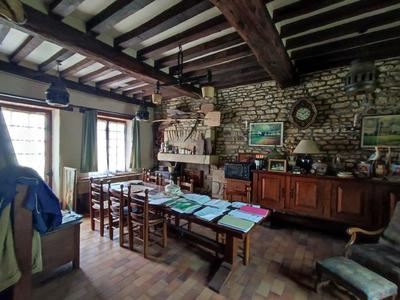 Maison - 152 m² - 7 pièces