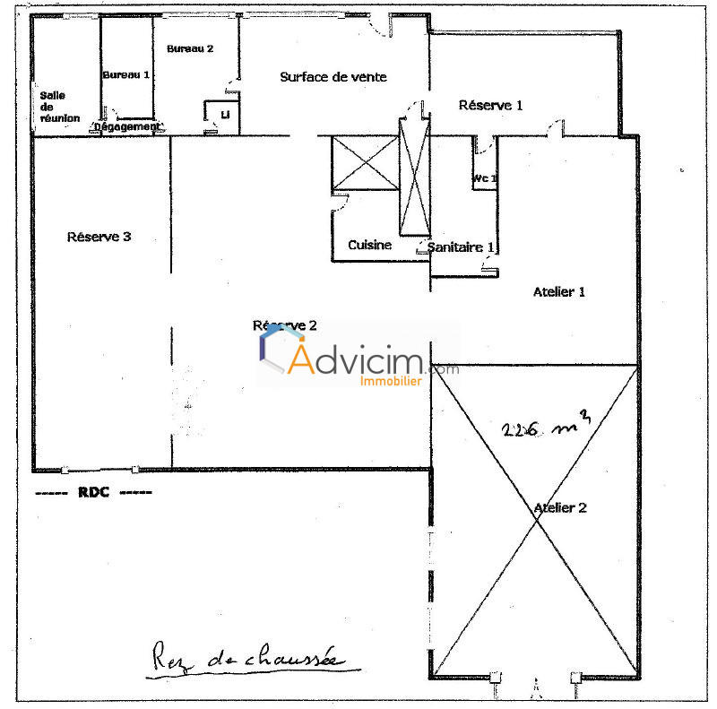 Entrepôt - 1 651 m²