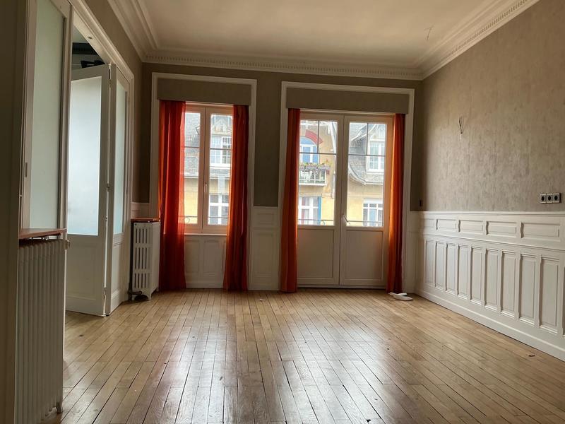 Appartement - 161 m² - 8 pièces