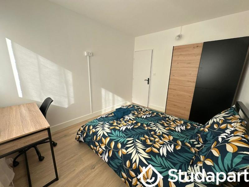 Chambre - 13 m² - 1 pièce