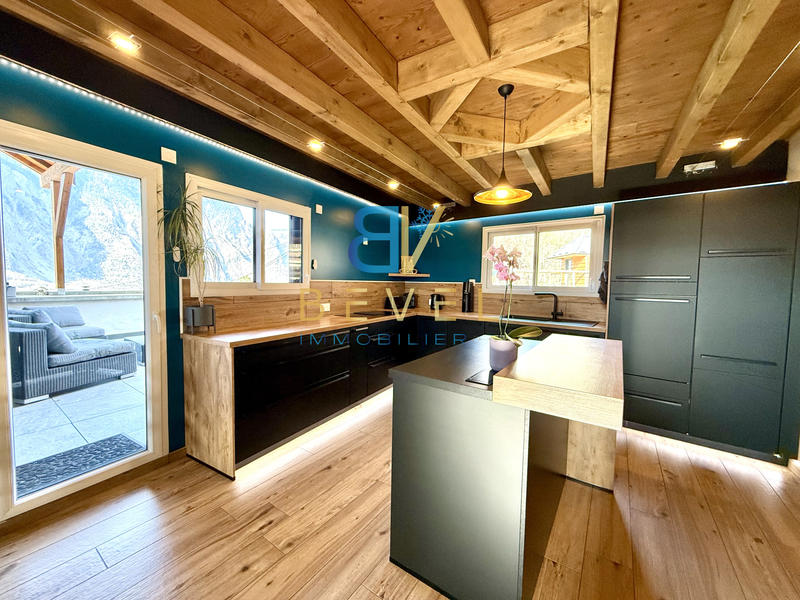 Maison - 185 m² - 5 pièces